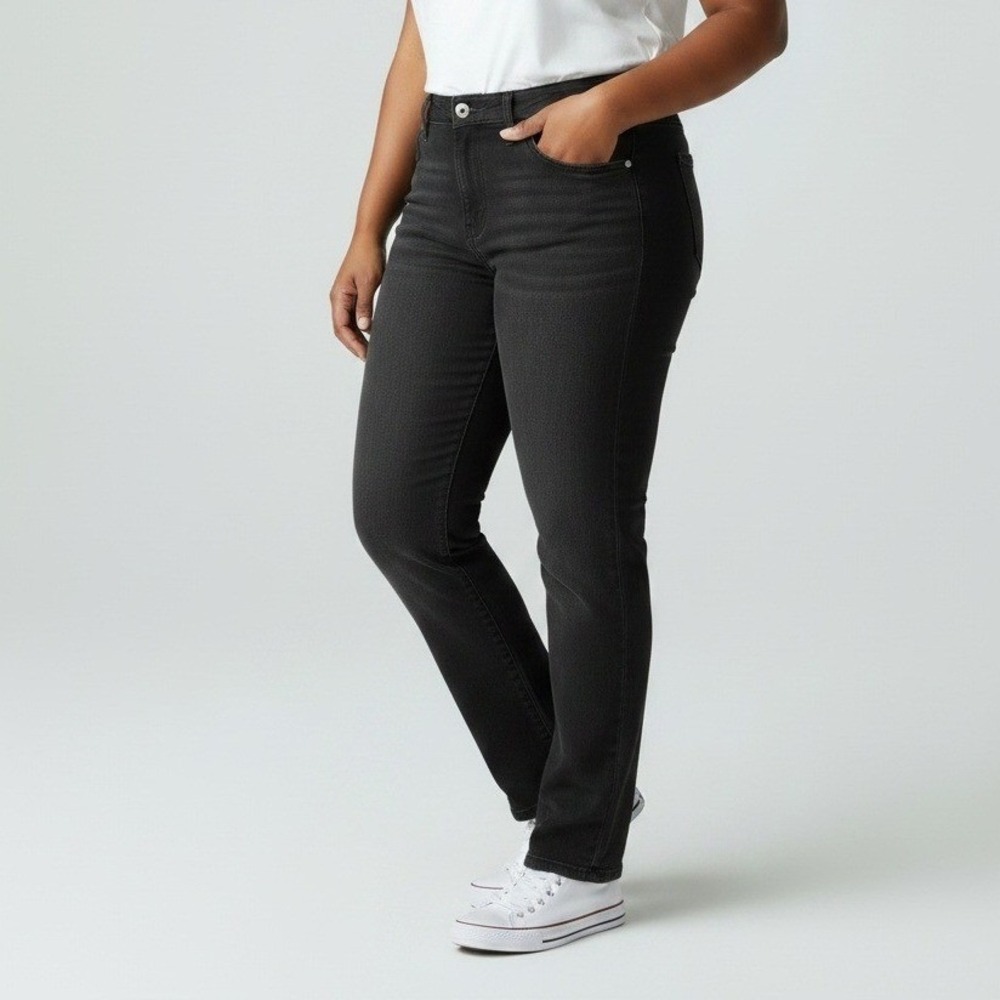 Almost Famous Womens Size 22 Black Straight Leg Jeans Embroidered Back Pockets